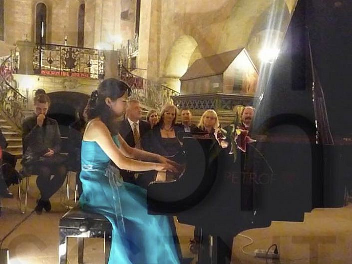 NORIKO IMAE AT PRAGUE CASTLE